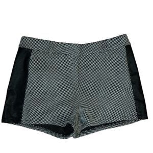 Fifty Street Shorts - Size M